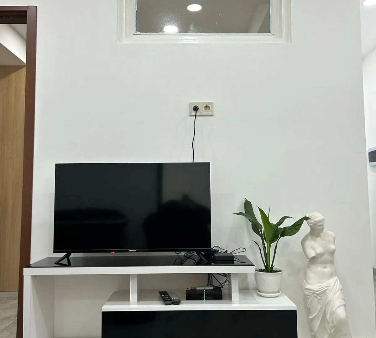 White Corner In Old Tbilisi Apartment