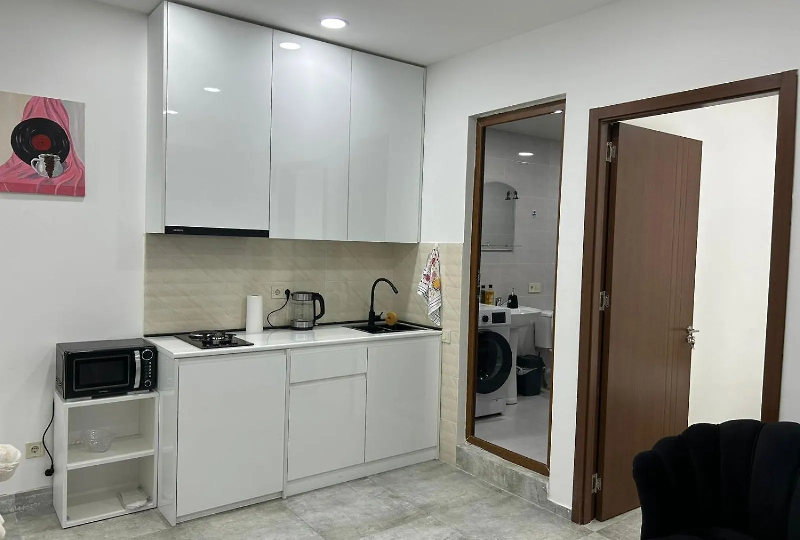 White Corner In Old Tbilisi Apartment